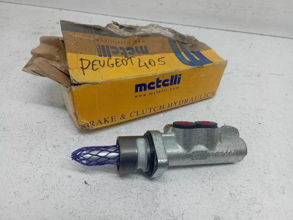 MAITRE CYLINDRE PEUGEOT 405 - Vue 1